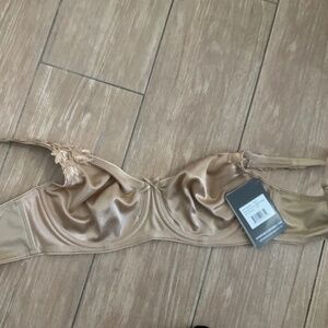 NWT dominique bra size 32c style 7000 set of 2